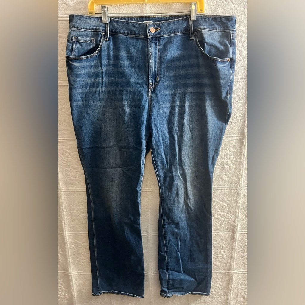 Old Navy Jeans Size 20 Kick Boot Cut Mid-Rise Medium Wash
